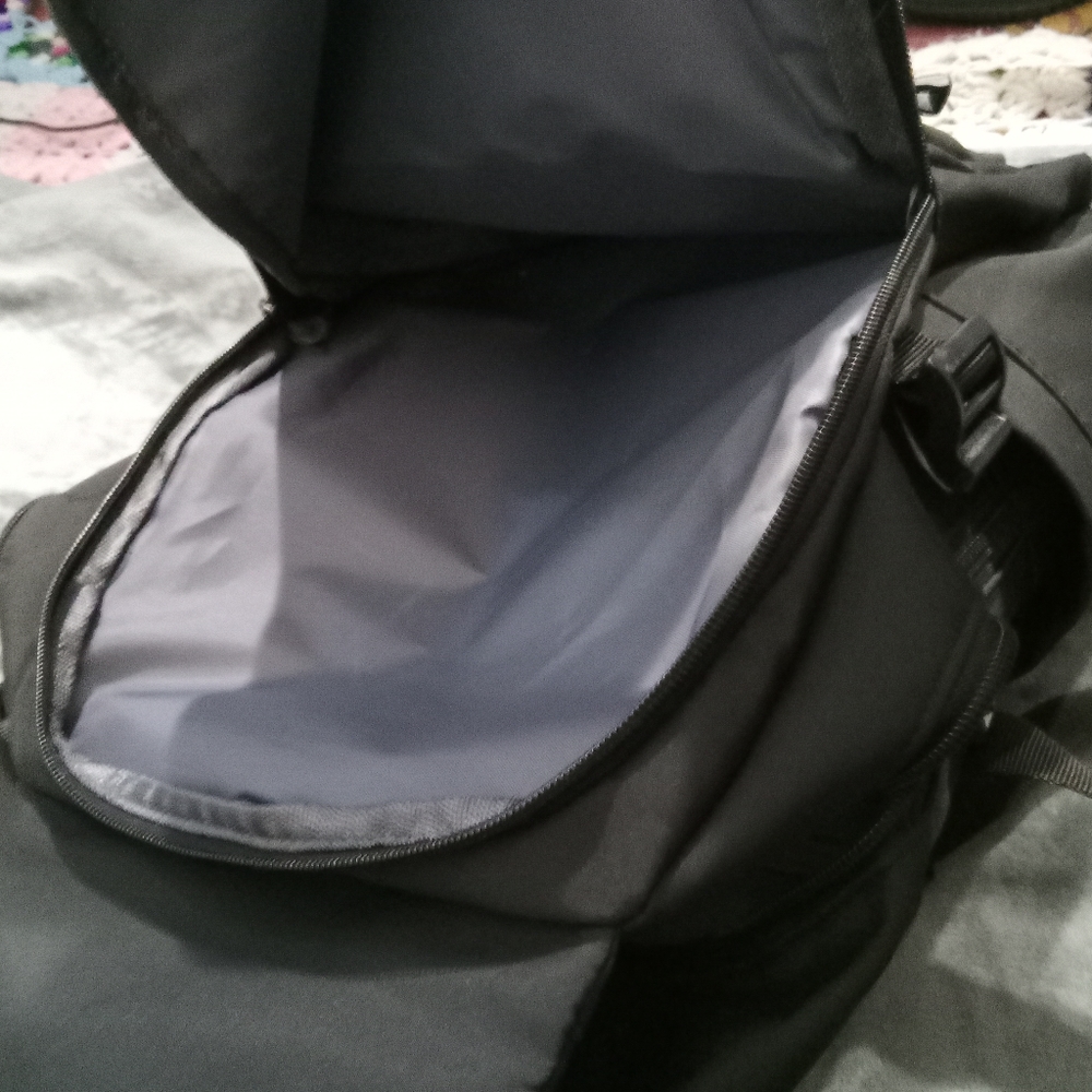 USB Backpack - Picture 2 of 7